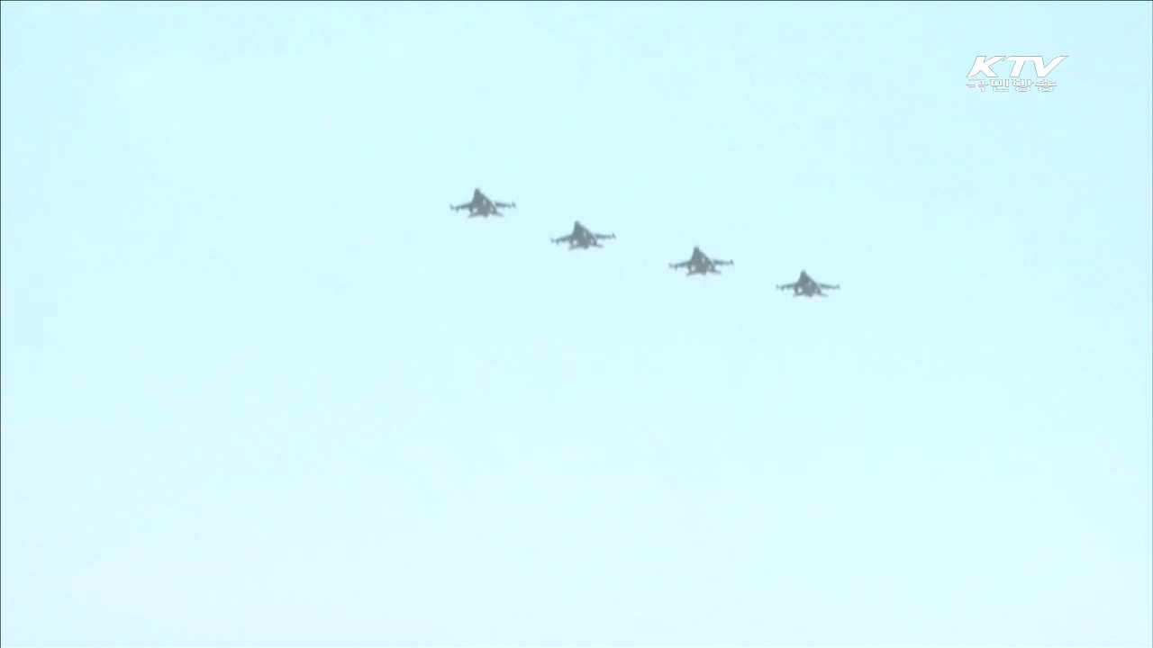 '최강 스텔스기' F-22 한반도 도착