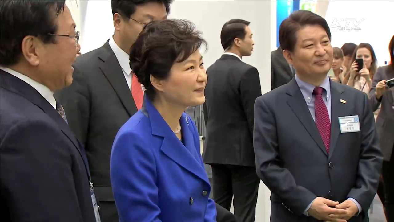 창조경제혁신센터·섬유박람회장 방문…'경제 행보'