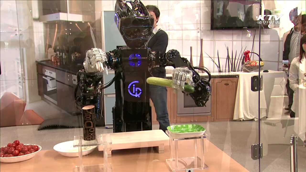 '알파고'가 남긴 것…"4차 산업혁명 수용해야"