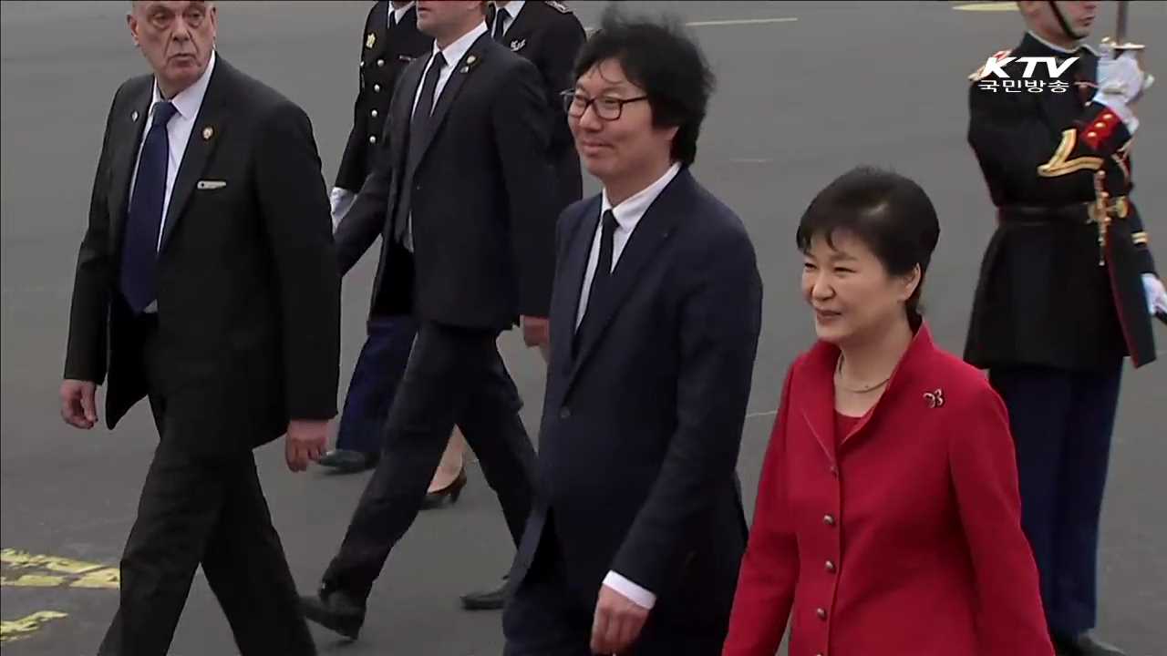 박 대통령, 비즈니스포럼·일대일 상담회 참석