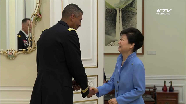 한미연합사령관 접견…"비핵화 위해 공조 강화"
