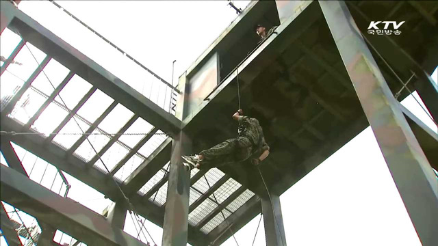 "자신의 한계를 넘어"…특전사 캠프를 가다