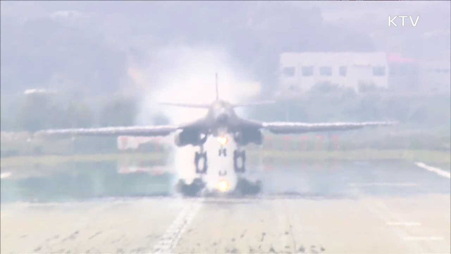 미 전략폭격기 B-1B 오산 착륙…'확장억제' 과시