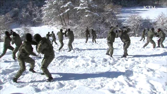 "혹한도 두렵지 않다"…특전사 설한지 훈련