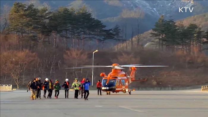 눈꽃 뒤 숨은 '겨울 산행'…"안전사고 주의해야"