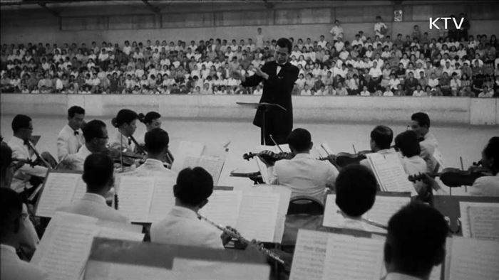 생활 속 겨울스포츠…한강서 열린 아이스하키 대회