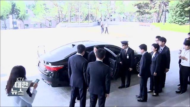 문 대통령, 윤석열 신임 검찰총장 임명