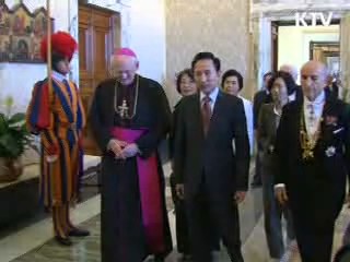 이 대통령 교황 예방…방한 초청