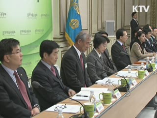 이 대통령 "관광전략 바꿔야"