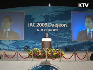 이 대통령 "지속적으로 우주개발"