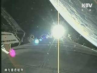 중국 우주선 '유인 도킹' 성공