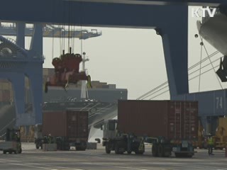 2분기 GDP 2.4% 성장···33개월 만에 최저