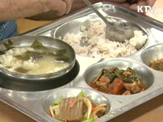 "노인들 단백질·칼슘 섭취 부족…식생활 주의"