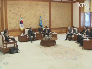 이 대통령, OECD 사무총장 접견…G20 논의
