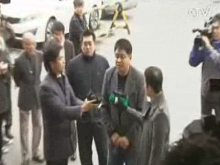 강동희 감독 검찰 출두…승부조작 '부인'