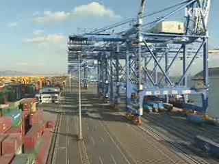 무역수지 23억3천만달러 흑자 전환