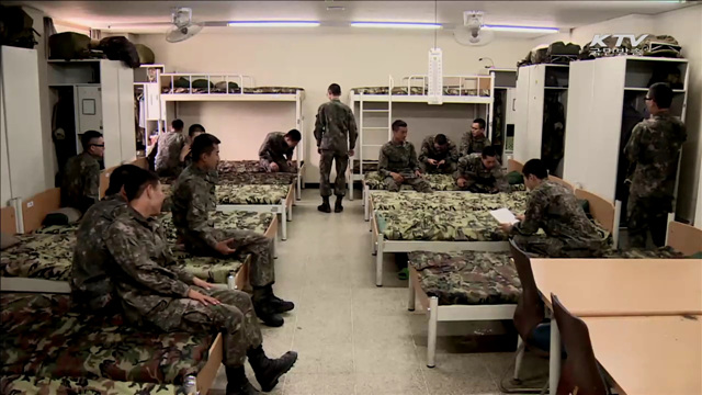 내년 국방예산 38조8천억…1만 명 추가 입영