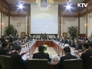 이 대통령 "출구전략 시행 아직 일러"