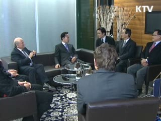 이 대통령, FIFA 회장에 월드컵 유치지원 당부