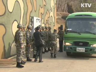 김관진 장관 연평도 방문…"도발시 즉각 응징"