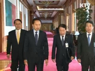 이 대통령 "위기관리체제 지속"