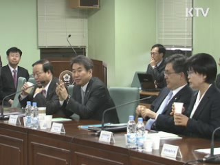 윤증현 장관 "한국형 선진국 모델 제시 가능"