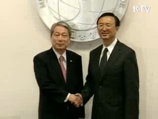 한중 외교장관, 6자회담 재개 노력