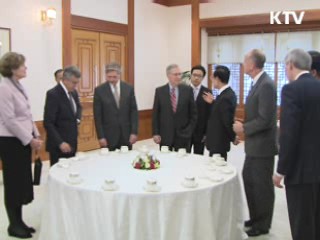 이 대통령, 美 상원 공화당 대표단 접견