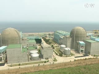 이 대통령 "원전, 새로운 수출산업으로 적극 육성"