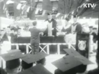 시대에 따라 달라진 대학졸업식 풍경