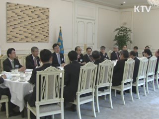 이 대통령 "어려울 때 금융 역할 중요"