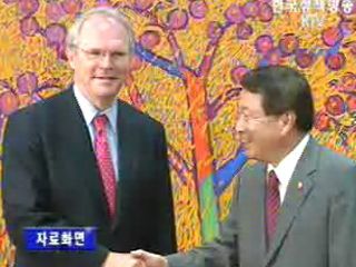 힐 차관보 방한, 라이스 기자회견 가져