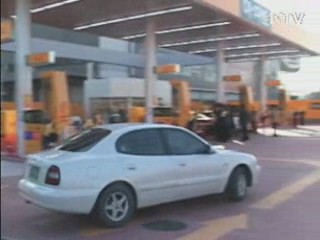 최중경 장관 "대형마트·셀프 주유소 확대"