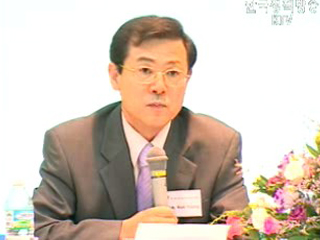 ‘평화적 해결’ 한목소리