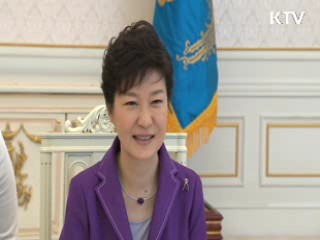 박 대통령, 파니 야토투 라오스 국회의장 접견