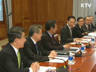 이 대통령 "반대 목소리에도 귀 기울여야"