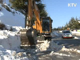 민관군 총동원 제설 작업 박차