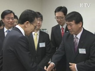 이 대통령 "기업 자원개발 도전 적극 지원"