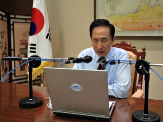 이 대통령 7차 라디오 연설 다시 듣기(고화질)