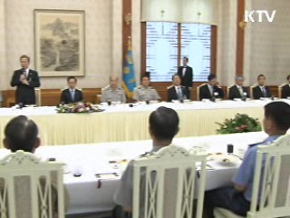 이 대통령 "경제와 안보 모두 지켜야"