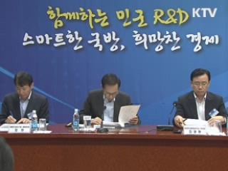 이 대통령 "방산에서도 새 원천기술 가져야"