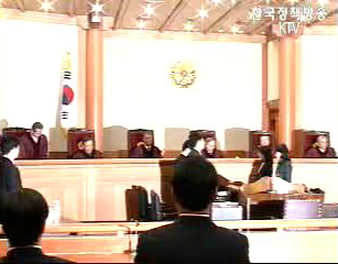 ‘언론 자유’의 해석 - 침해냐 다양권 확보냐