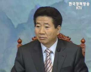 청와대, 세계최고와 겨루자