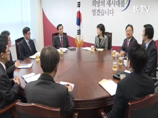 이 대통령-박 당선인, "北 고립 자초하는 것"