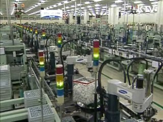 중소기업 생산 증가, 대기업의 절반