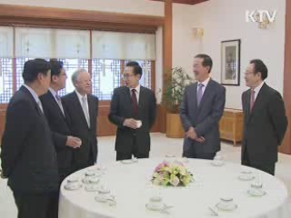 이 대통령, "경제 어려울 때 수출 잘 돼 다행" 