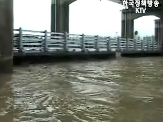 잠수교 보행자·차량 통행 통제