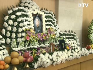 "너무 가슴 아프다" 줄 잇는 추도행렬