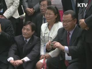 이 대통령 "북한, 경제 자립할 수 있도록 만들어야"