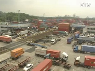 이 대통령 "화물연대 파업 바람직 안해"